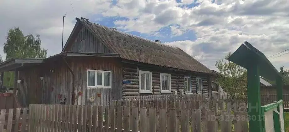 Дом в Пермский край, Александровск Яйва пгт, Комсомольская ул., 14 (37 ... - Фото 1