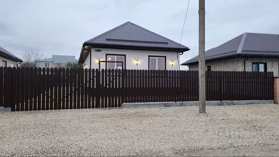 Дом в Краснодарский край, Крымский район, Варениковская ст-ца ул. 8 ... - Фото 1
