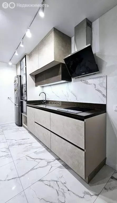 2-комнатная квартира: Киров, улица Физкультурников, 8 (56 м) - Фото 0