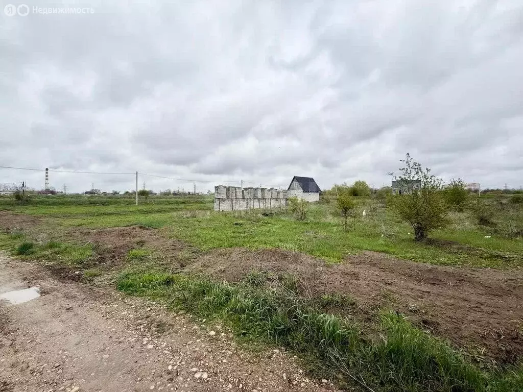 Участок в Старобжегокай, улица Калинина (15 м) - Фото 0
