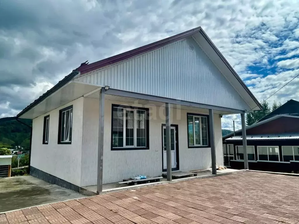 Дом в Алтай, Горно-Алтайск ул. Белинского, 35 (105 м) - Фото 1