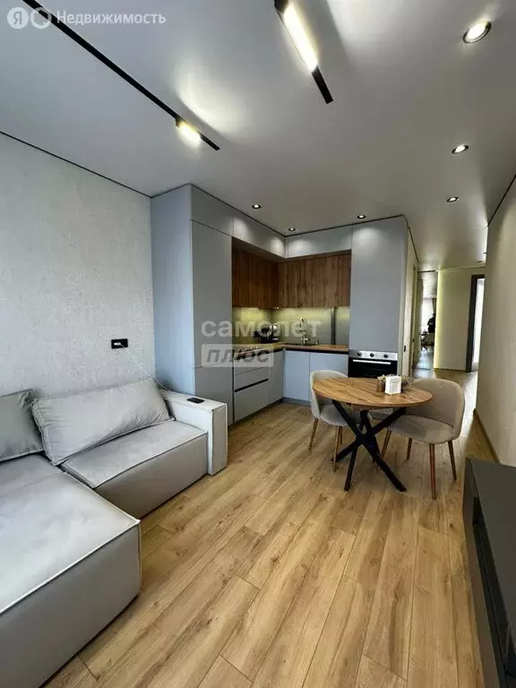 2-комнатная квартира: Астрахань, Автомобильная улица, 8 (64.4 м) - Фото 1