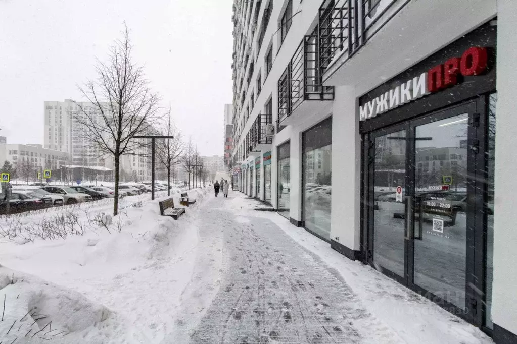 Помещение свободного назначения в Тюменская область, Тюмень ул. 50 лет ... - Фото 1