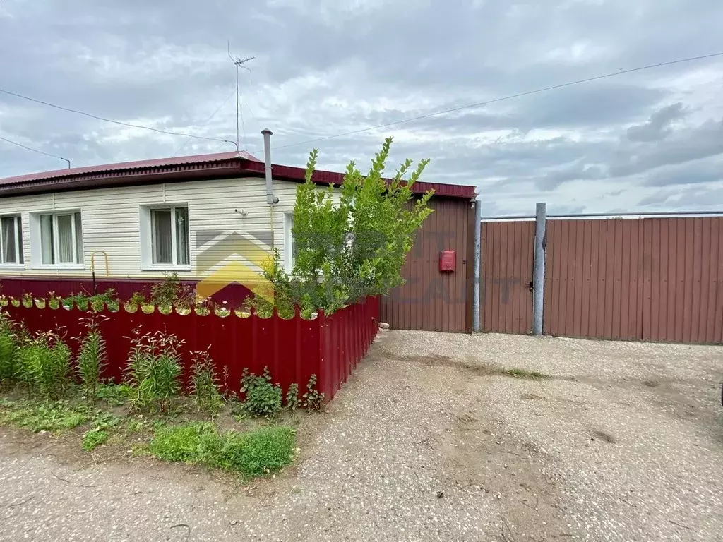 Дом в Омская область, Любинский район, Красный Яр рп Спортивная ул. ... - Фото 1