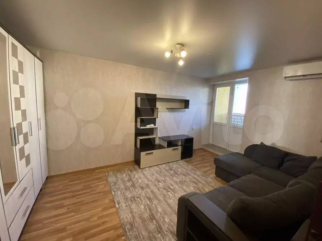 1-к. квартира, 40 м, 3/10 эт. - Фото 0