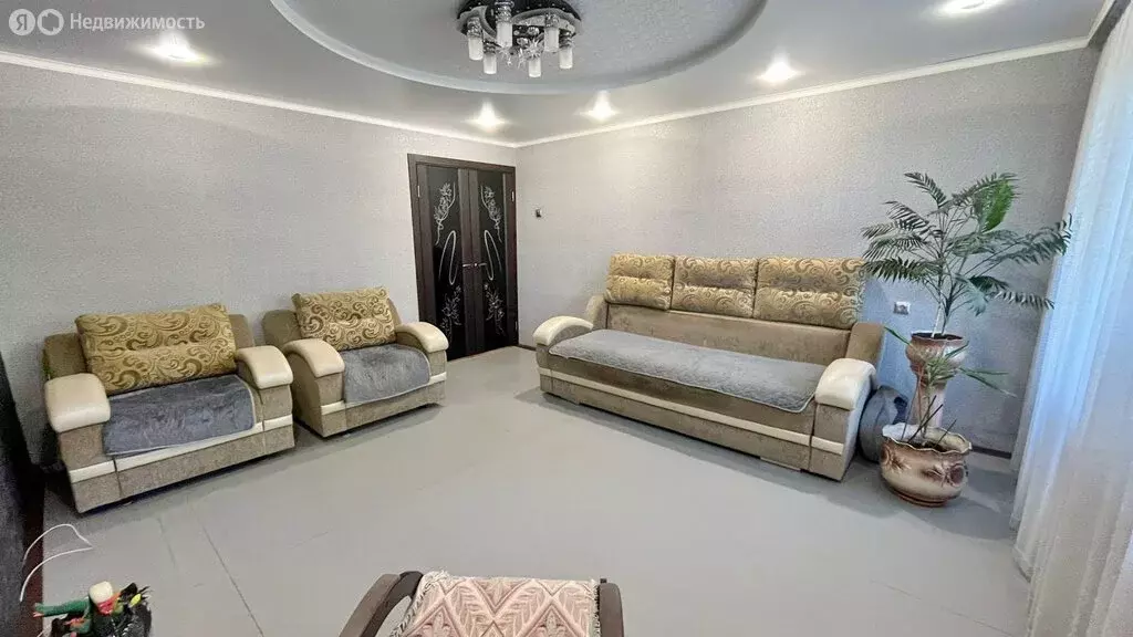 4-комнатная квартира: Киров, Строительная улица, 26 (77 м) - Фото 1