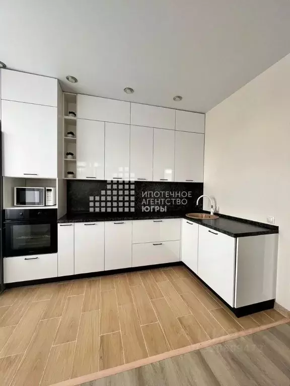 2-к кв. Ханты-Мансийский АО, Ханты-Мансийск ул. Строителей, 119 (53.8 ... - Фото 1