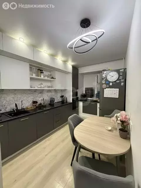 3-комнатная квартира: Якутск, Воинская улица, 1А (44.5 м) - Фото 1