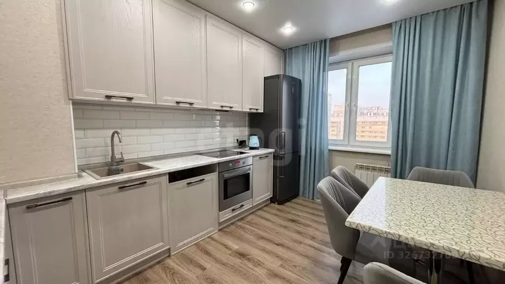 3-к кв. Красноярский край, Красноярск ул. Молокова, 1А (70.0 м) - Фото 1