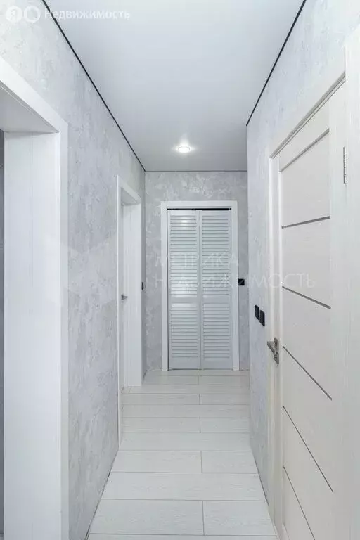 2-комнатная квартира: Тюмень, улица Андрея Бушуева, 2 (59.8 м) - Фото 1