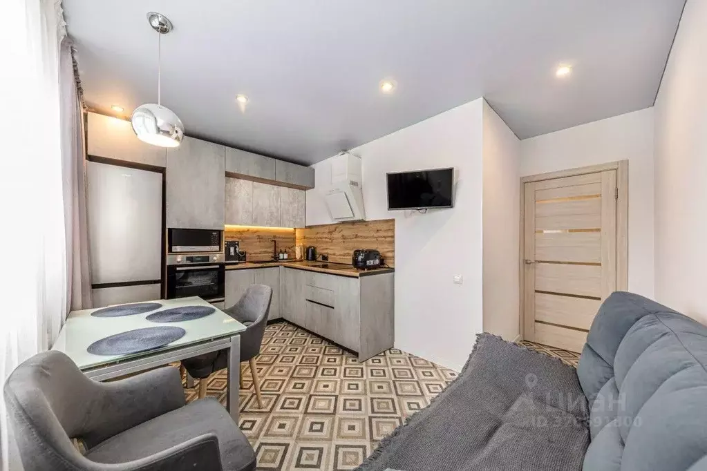 2-к кв. Челябинская область, Челябинск ул. Академика Макеева, 17 (63.5 ... - Фото 1