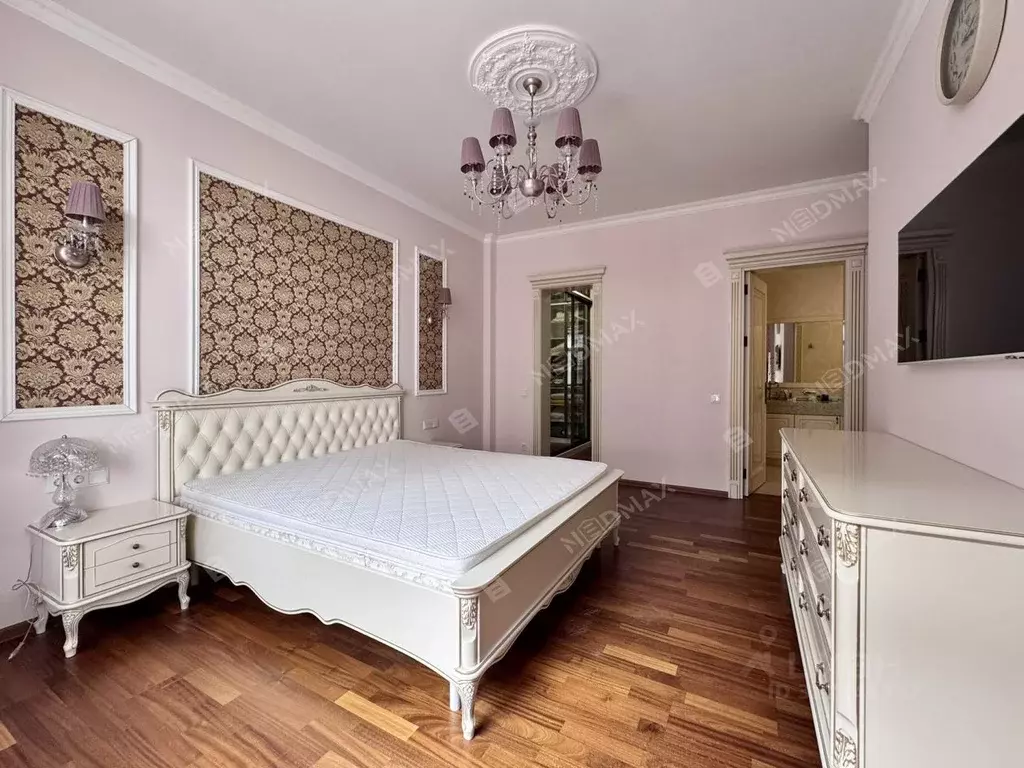 5-к кв. Санкт-Петербург Наличная ул., 26к1 (175.2 м) - Фото 1