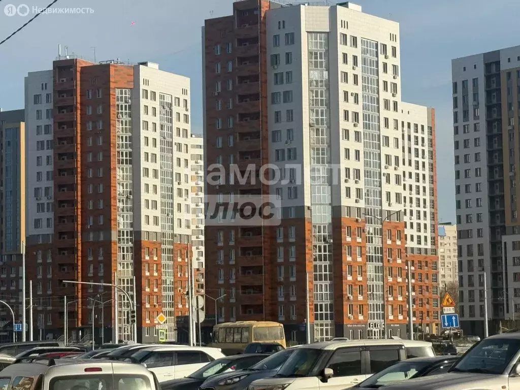 2-комнатная квартира: Омск, улица 70 лет Октября, 3/5 (51 м) - Фото 1