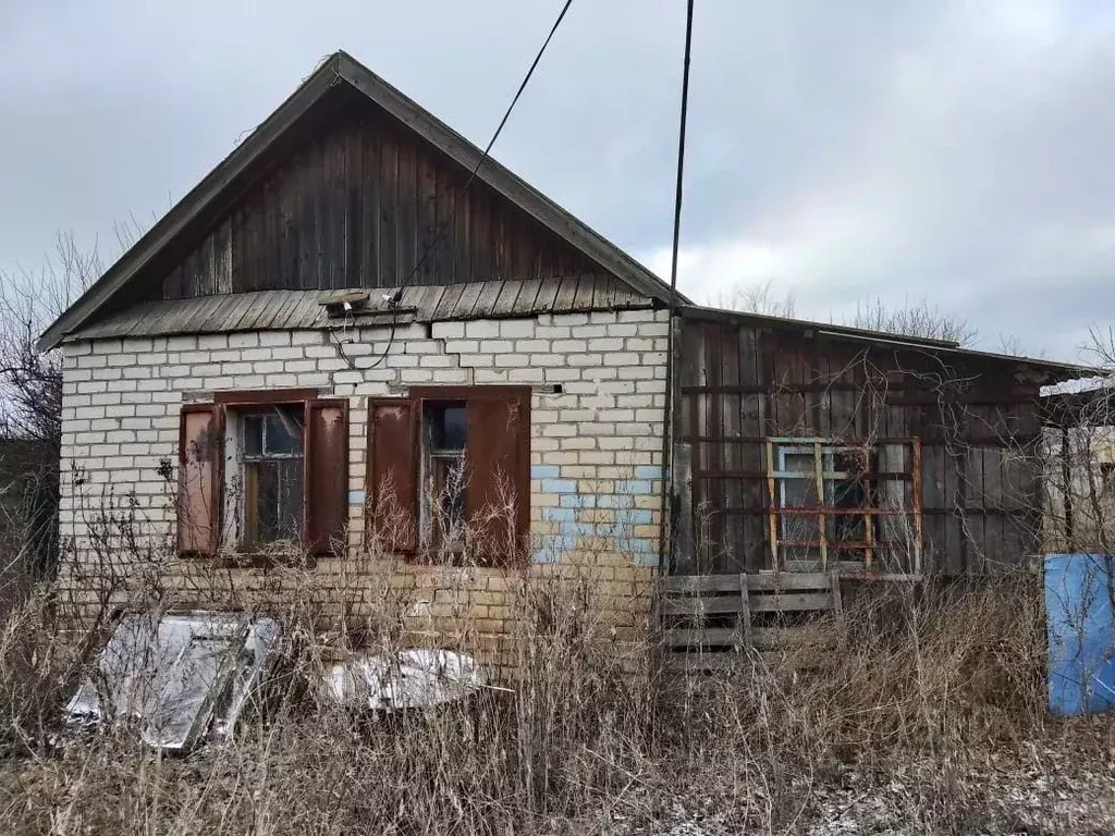 Дом в Волгоградская область, Среднеахтубинский район, Куйбышевское ... - Фото 1