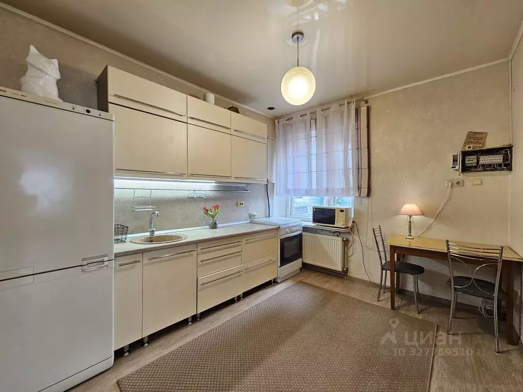 Дом в Челябинская область, Челябинск ул. Островского, 57 (99 м) - Фото 2