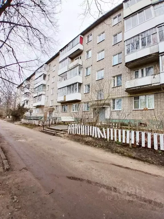 2-к кв. Смоленская область, Ярцево Школьный пер., 3 (44.2 м) - Фото 0