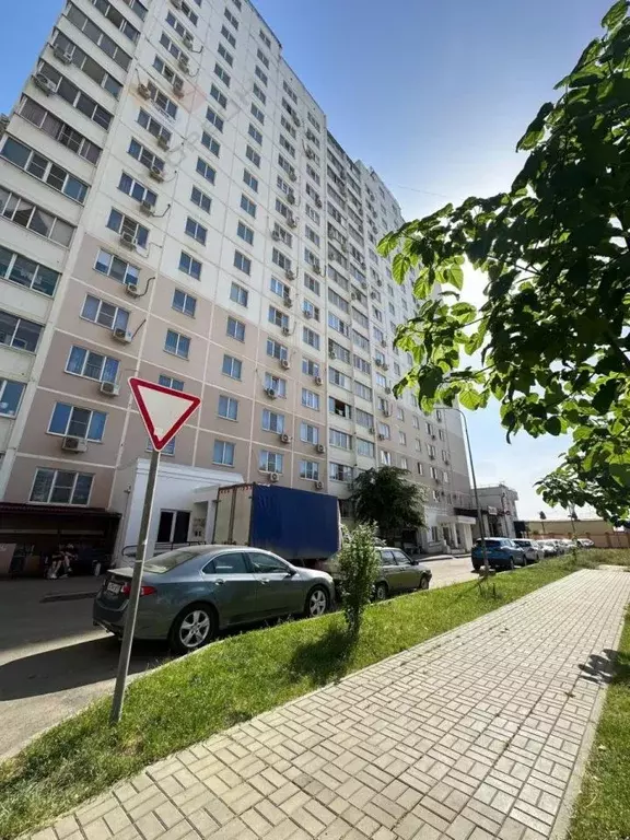 2-к кв. Краснодарский край, Краснодар Черкасская ул., 58 (65.8 м) - Фото 0