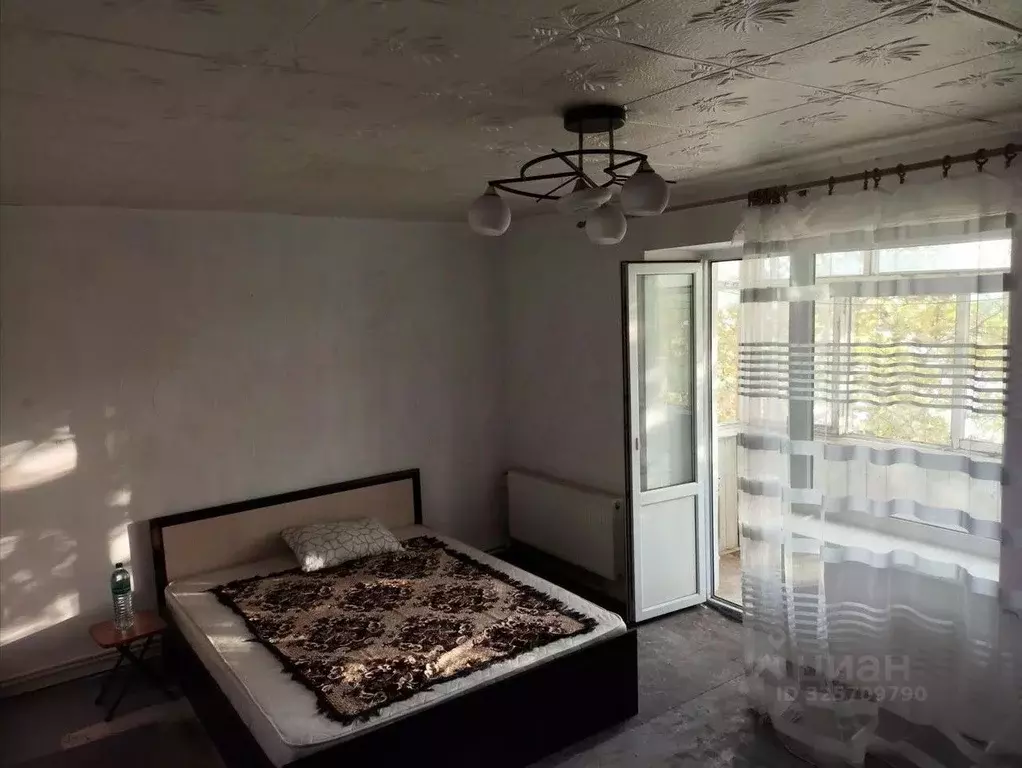 1-к кв. Крым, Симферополь ул. Эскадронная, 3 (35.0 м) - Фото 1