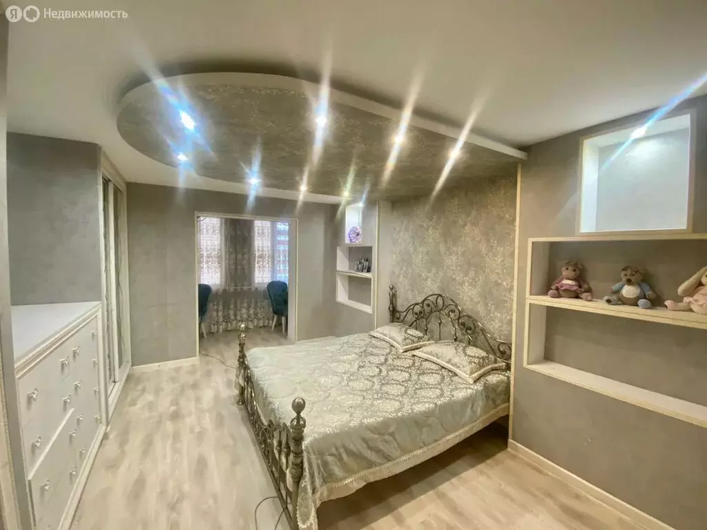 4-комнатная квартира: Владикавказ, Весенняя улица, 7к6 (210 м) - Фото 0