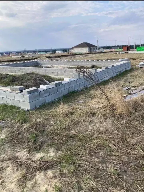 Участок в Белгородская область, Старооскольский городской округ, с. ... - Фото 0