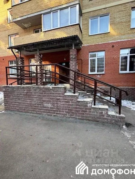 1-к кв. Омская область, Омск Звездная ул., 10 (41.6 м) - Фото 0