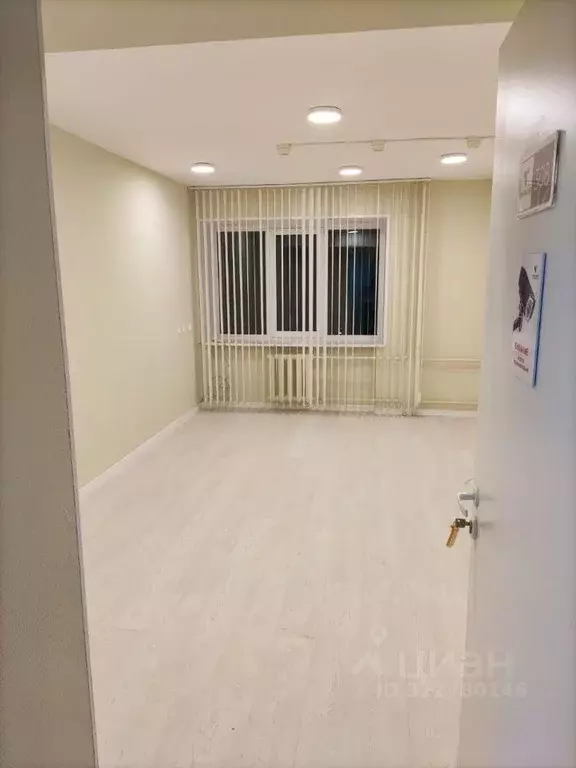 Помещение свободного назначения в Мурманская область, Апатиты ул. ... - Фото 1