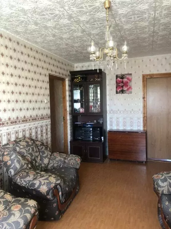 3-комнатная квартира: село Русско-Высоцкое, 21 (62.6 м) - Фото 0