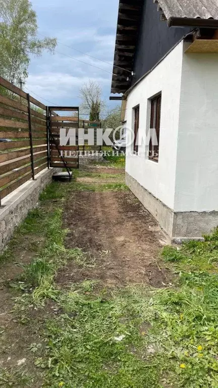 Дом в Смоленская область, Гагаринский муниципальный округ, д. Зубково ... - Фото 0