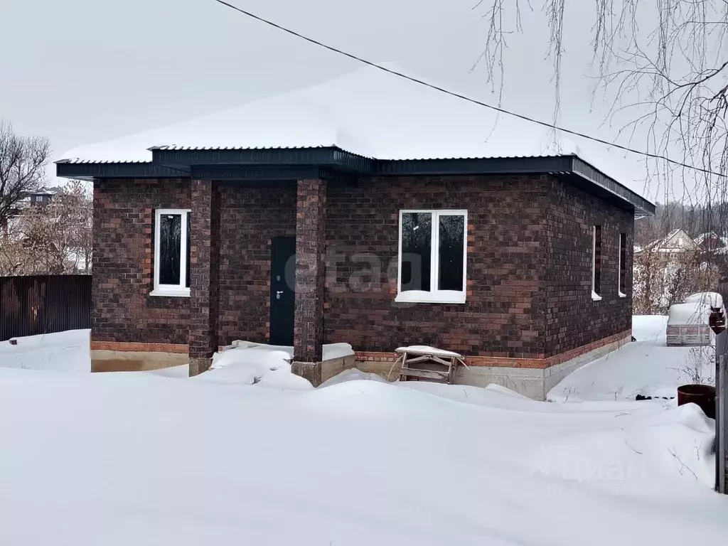 Дом в Башкортостан, Уфимский район, Русско-Юрмашский сельсовет, с. ... - Фото 1