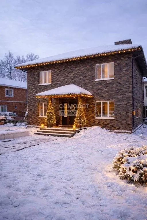 Дом в Чувашия, Чебоксары ул. Лизы Чайкиной, 12 (225 м) - Фото 1