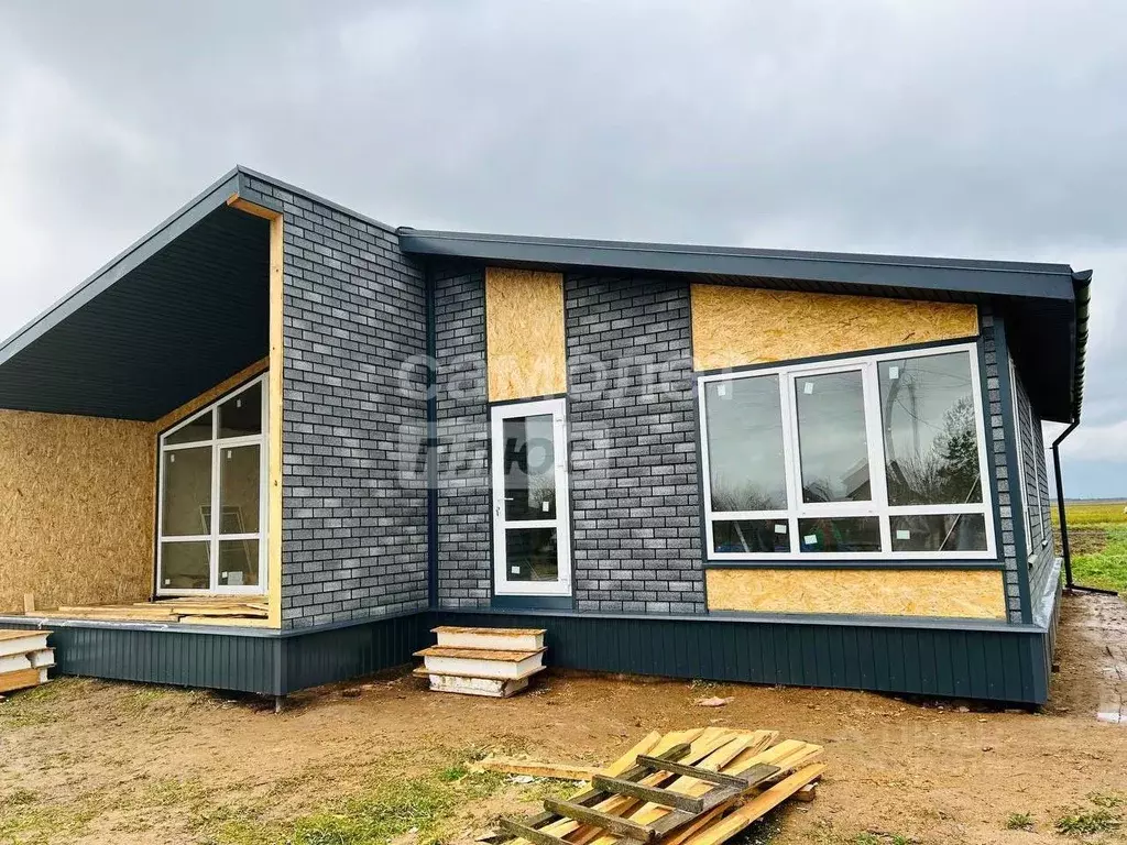 Дом в Марий Эл, Медведевский район, Руэмское с/пос, д. Рябинка ул. ... - Фото 1