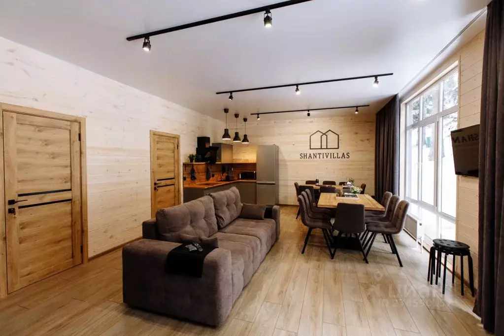 Дом в Карачаево-Черкесия, Зеленчукский район, с. Архыз  (200 м) - Фото 1