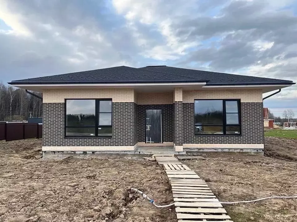 Дом в Пензенская область, Пензенский район, Богословский сельсовет, с. ... - Фото 1