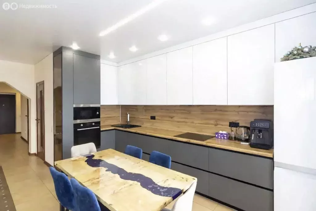 1-комнатная квартира: Тюмень, улица Самарцева, 8 (89.3 м) - Фото 1