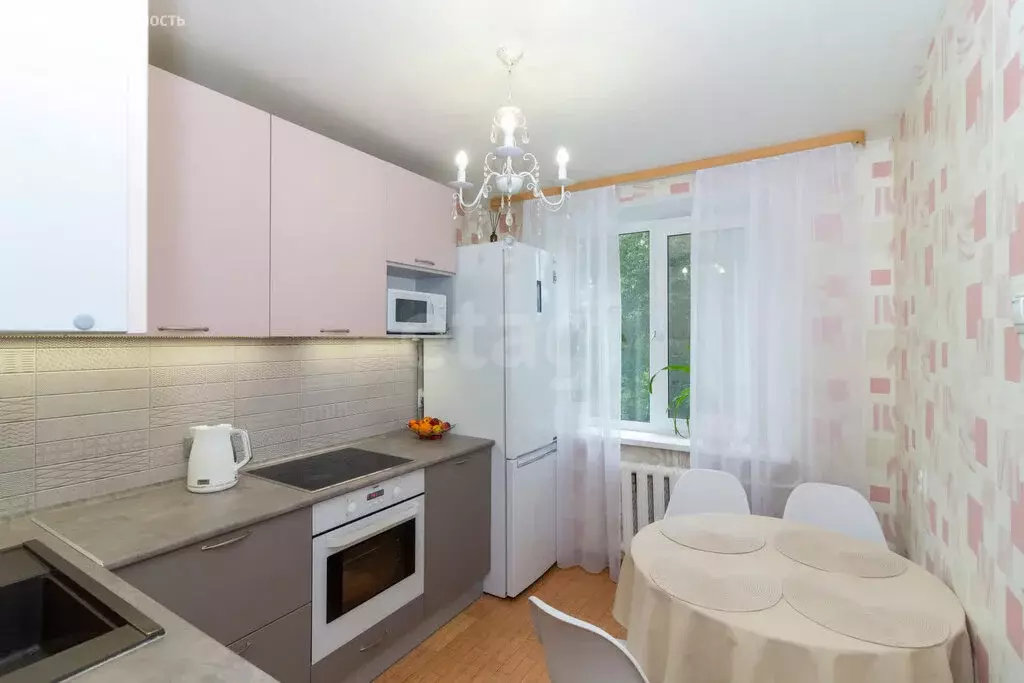 3-комнатная квартира: Тюмень, Ставропольская улица, 9 (65 м) - Фото 1