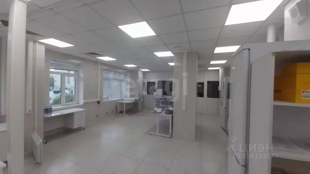 Помещение свободного назначения в Тюменская область, Тюмень Широтная ... - Фото 0