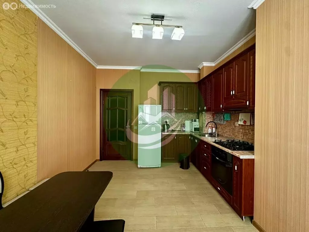 3-комнатная квартира: Ессентуки, улица Орджоникидзе, 83А (75 м) - Фото 0