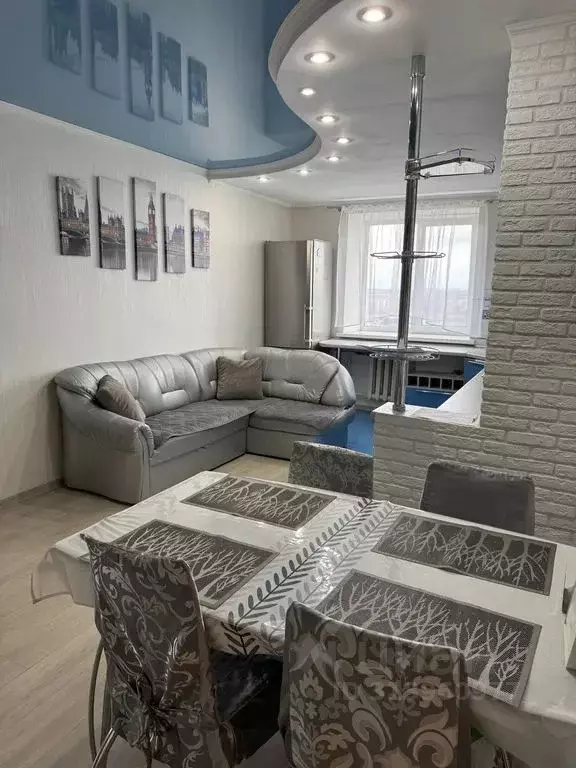 2-к кв. Курская область, Курск Республиканская ул., 55А (67.0 м) - Фото 1