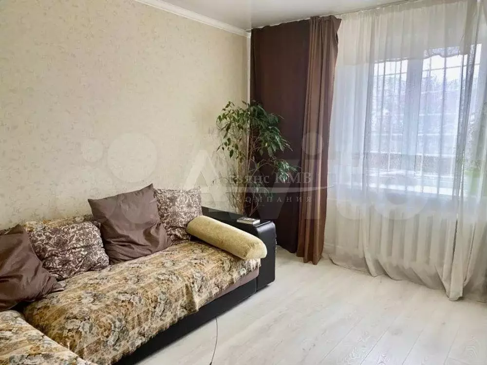 2-к. квартира, 50 м, 1/9 эт. - Фото 1