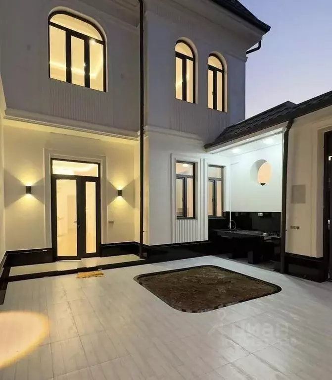 Дом в Алтайский край, Белокуриха Бийская ул. (198 м) - Фото 1