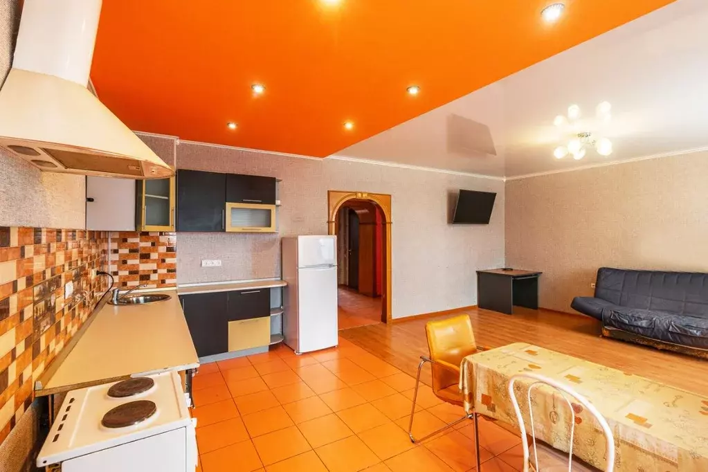 2-к кв. Омская область, Омск ул. Перелета, 34 (70.0 м) - Фото 1