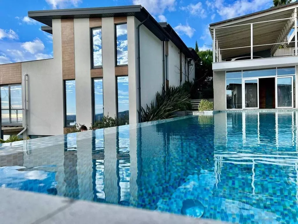 Дом в Краснодарский край, Сочи Центральный мкр,  (250 м) - Фото 1