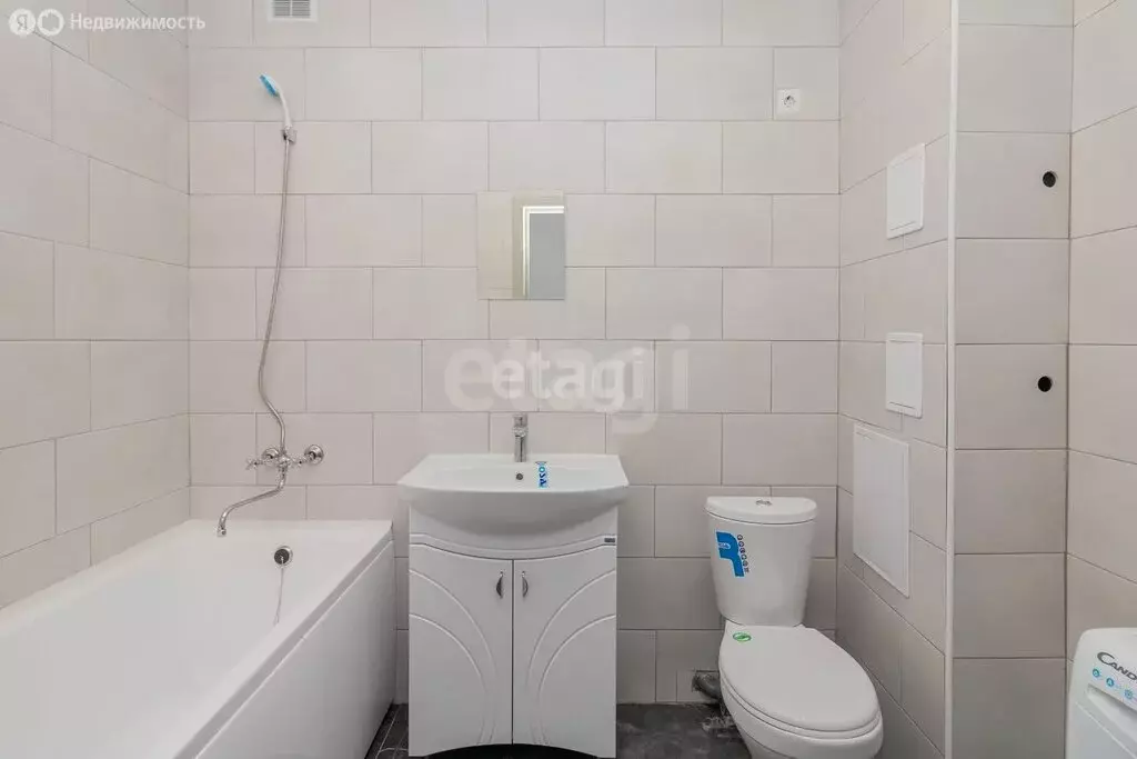 1-комнатная квартира: Тюмень, улица Республики, 204к7 (45.3 м) - Фото 2