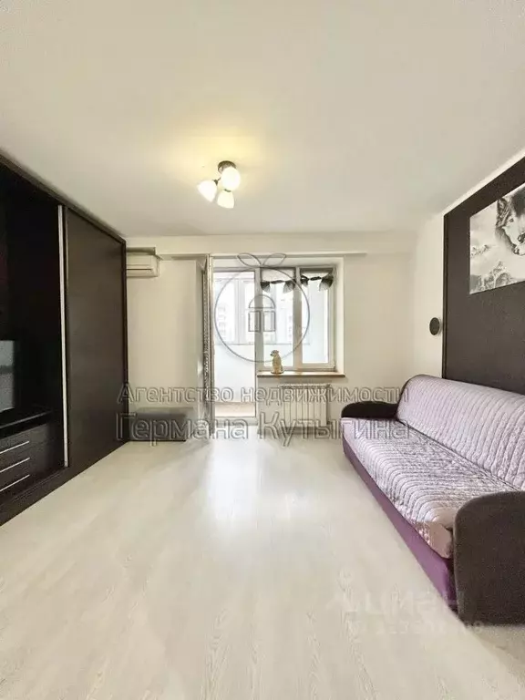 2-к кв. Волгоградская область, Волгоград Авиаторская ул., 1б (70.2 м) - Фото 1