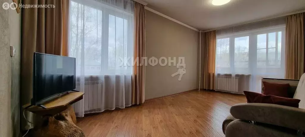 3-комнатная квартира: Новосибирск, Весенняя улица, 18 (61.8 м) - Фото 1
