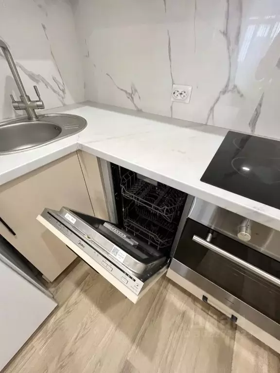 2-к кв. Астраханская область, Астрахань ул. Трофимова, 7А (50.0 м) - Фото 2