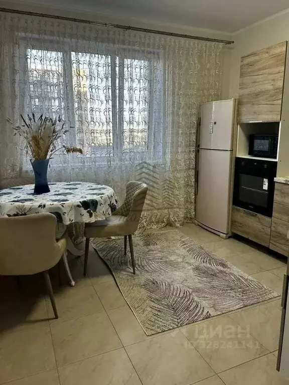 2-к кв. Белгородская область, Старый Оскол Степной мкр, 33Б (63.0 м) - Фото 1