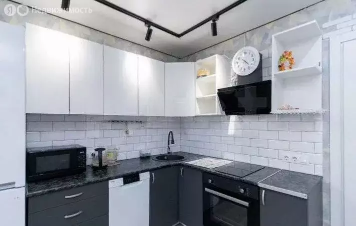 1-комнатная квартира: Тюмень, улица Алексея Леонова, 36 (35.6 м) - Фото 1