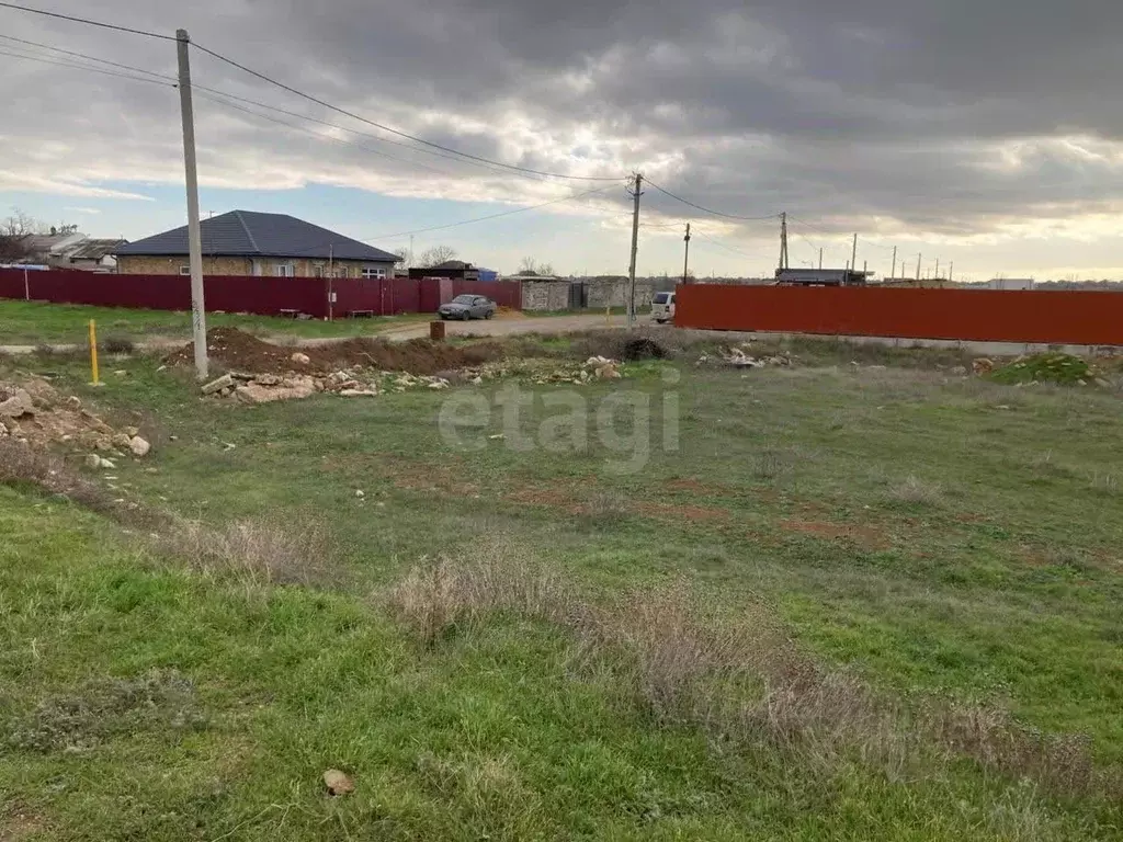 Участок в Крым, Сакский район, с. Суворовское ул. Молодежная, 40 (8.0 ... - Фото 1