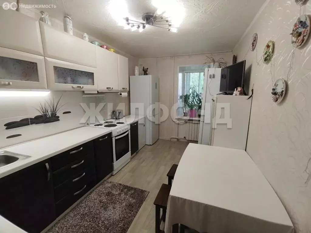 2-комнатная квартира: Абакан, улица Журавлёва, 4 (54 м) - Фото 1